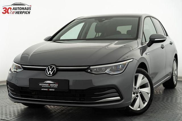 Mondsteingrau Gebraucht 2023 VW Golf VIII Style Limousine | 22.690 € (Guter Preis) - Bild 1/4