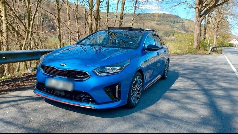 Blau Gebraucht 2020 Kia ProCeed GT Kleinwagen | 20.000 € (Guter Preis) - Bild 1/4