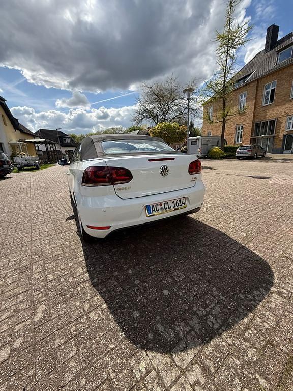 Second-hand VW Golf 105 CP (77 kW) 2011 Alb Cabrio