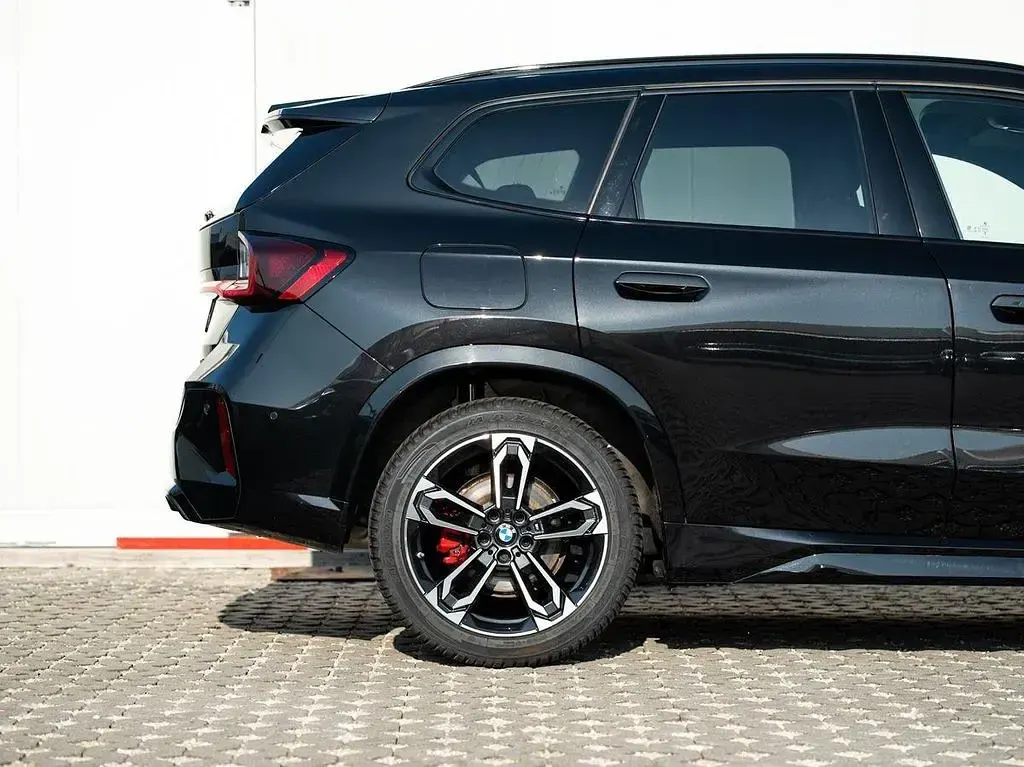 Gebraucht BMW X1 M Sport 218 PS (160 kW) 2026 Saphirschwarzmetallic SUV