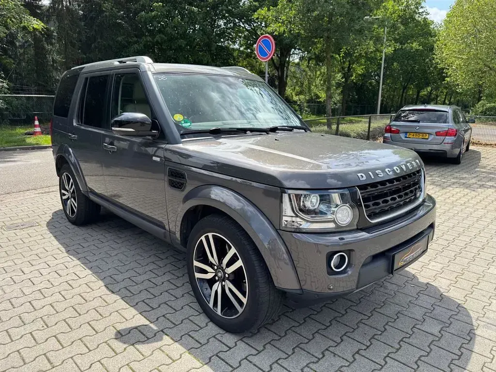 Gebraucht Land Rover Discovery Landmark 256 PS (188 kW) 2016 Grau SUV