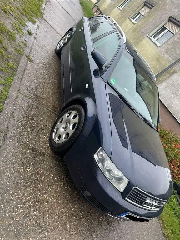 Usata Audi A4 Performance 131 CV (96 kW) 2004 Blu Berlina