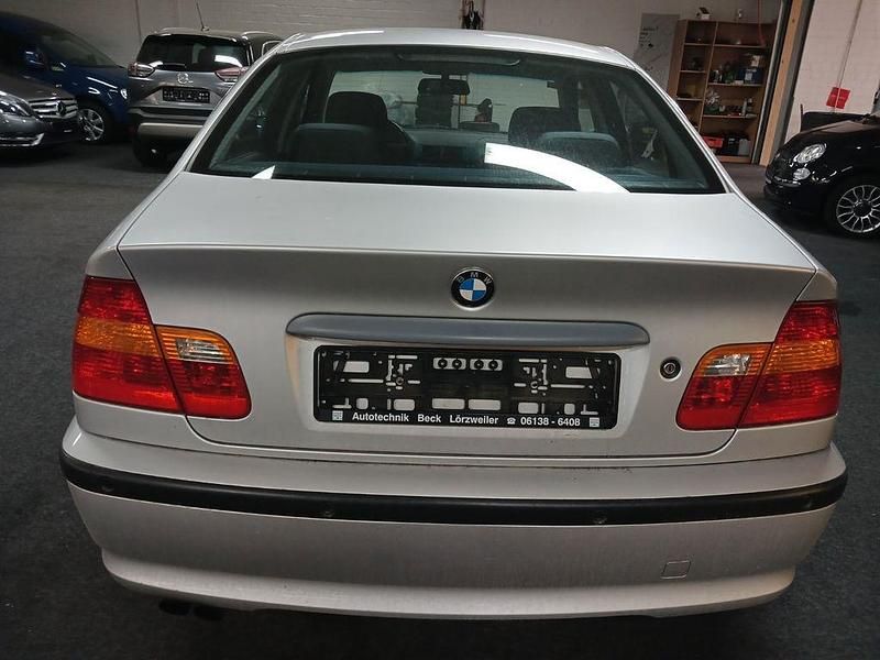Gebraucht BMW 320 170 PS (125 kW) 2003 Silber Limousine