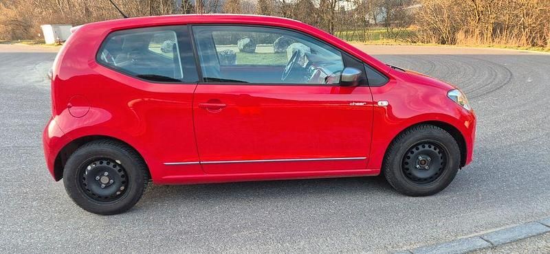 Gebraucht VW up! 75 PS (55 kW) 2013 Rot Kleinwagen