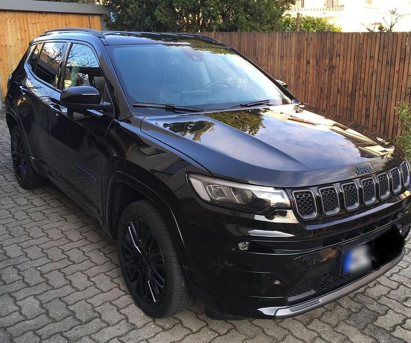 Gebraucht Jeep Compass 241 PS (177 kW) 2022 Schwarz SUV