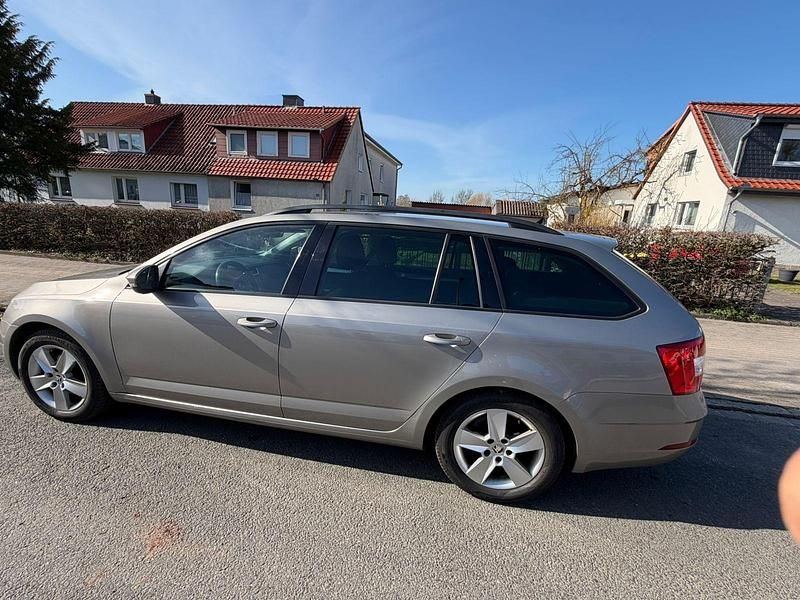 Gebraucht Skoda Octavia 115 PS (84 kW) 2019 Andere farben Kombi