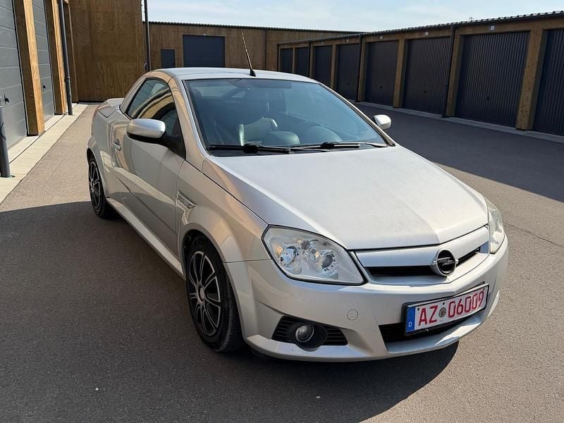Gebraucht Opel Tigra 90 PS (66 kW) 2005 Silber Cabrio