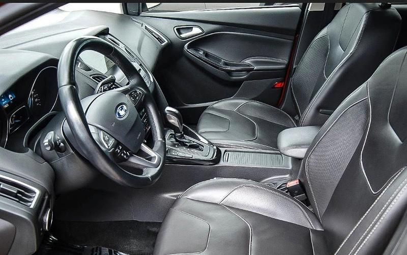 Gebraucht Ford Focus Titanium 150 PS (110 kW) 2014 Blau Kombi