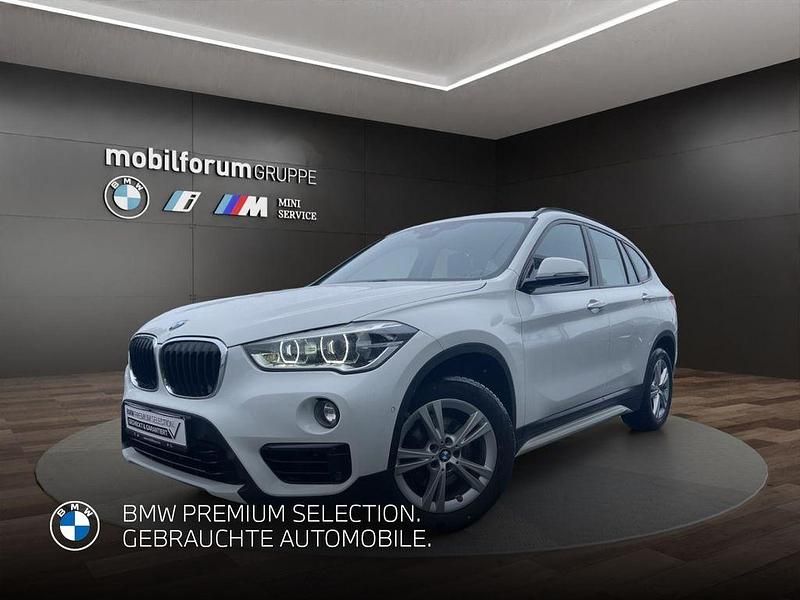 Weiß Gebraucht 2018 BMW X1 Sport Line SUV | 20.211 € (Fairer Preis) - Bild 1/4
