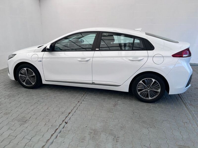 Gebraucht Hyundai Ioniq Trend 105 PS (77 kW) 2020 Weiß Kleinwagen