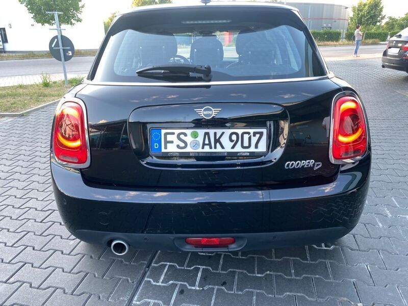 Gebraucht Mini Cooper D 116 PS (85 kW) 2019 Schwarz Kleinwagen