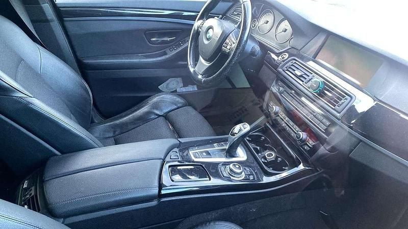 Gebraucht BMW 530 245 PS (180 kW) 2011 Schwarz Kombi