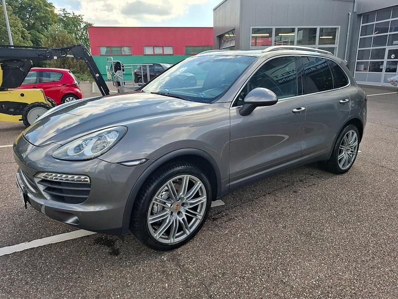 Grau Gebraucht 2010 Porsche Cayenne S SUV | 17.800 € (Teuer) - Bild 1/4