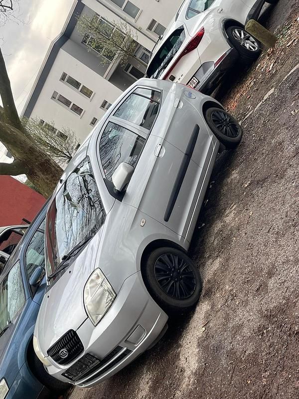 Gebraucht Kia Picanto 65 PS (47 kW) 2005 Silber Kleinwagen