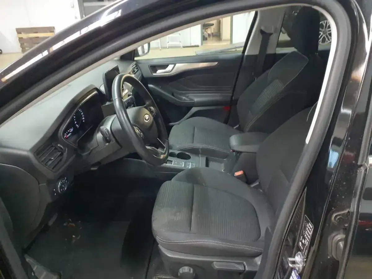 Gebraucht Ford Focus Titanium 150 PS (110 kW) 2020 Obsidianschwarz metallic Kombi