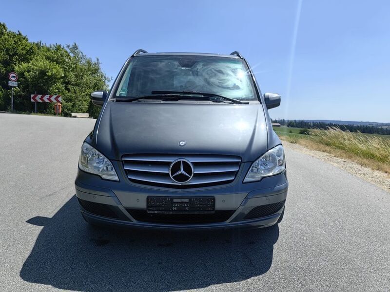 Grau Gebraucht 2014 Mercedes Viano Edition Van / Kleinbus | 18.950 € (Guter Preis) - Bild 1/4