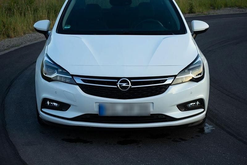 Usata Opel Astra 200 CV (147 kW) 2017 Bianco Berlina
