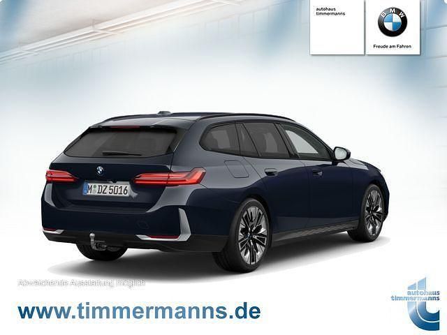 Gebraucht BMW 520 M Sport 197 PS (144 kW) 2025 Schwarz Kombi