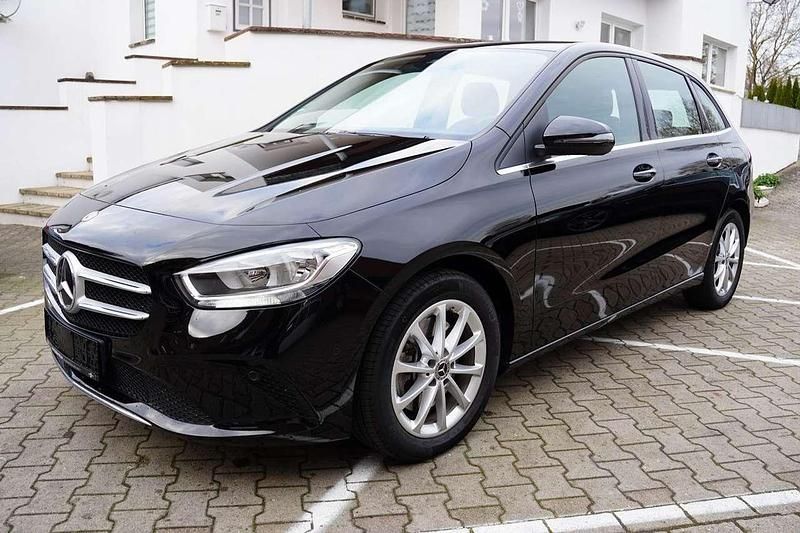Nachtschwarz Gebraucht 2022 Mercedes E250 Kombi | 22.950 € (Superpreis) - Bild 1/3