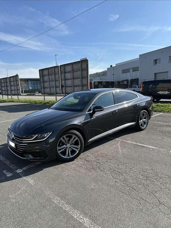 Gebraucht VW Arteon R-line 150 PS (110 kW) 2019 Grau Kleinwagen