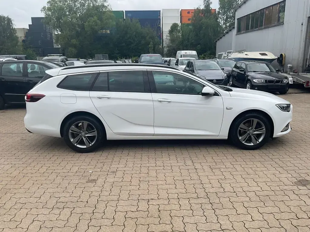 Gebraucht Opel Insignia Edition 140 PS (102 kW) 2018 Weiß Limousine