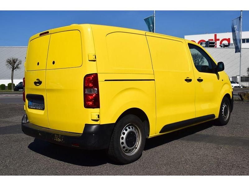 Gebraucht Toyota Proace 120 PS (88 kW) 2020 Weiss / gelb lackiert Van / Kleinbus
