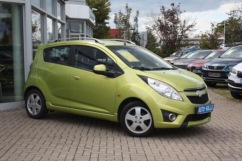 Grün Gebraucht 2010 Chevrolet Spark LT Kleinwagen | 4.950 € (Teuer) - Bild 1/4