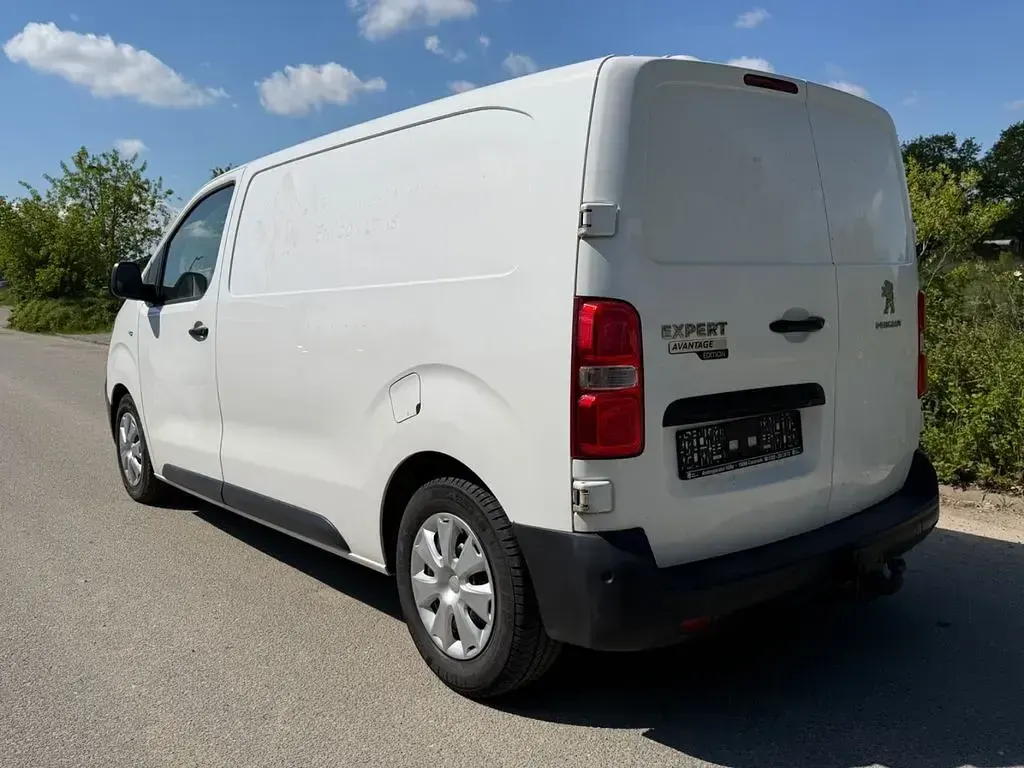 Gebraucht Peugeot Expert 150 PS (110 kW) 2018 Weiß Van