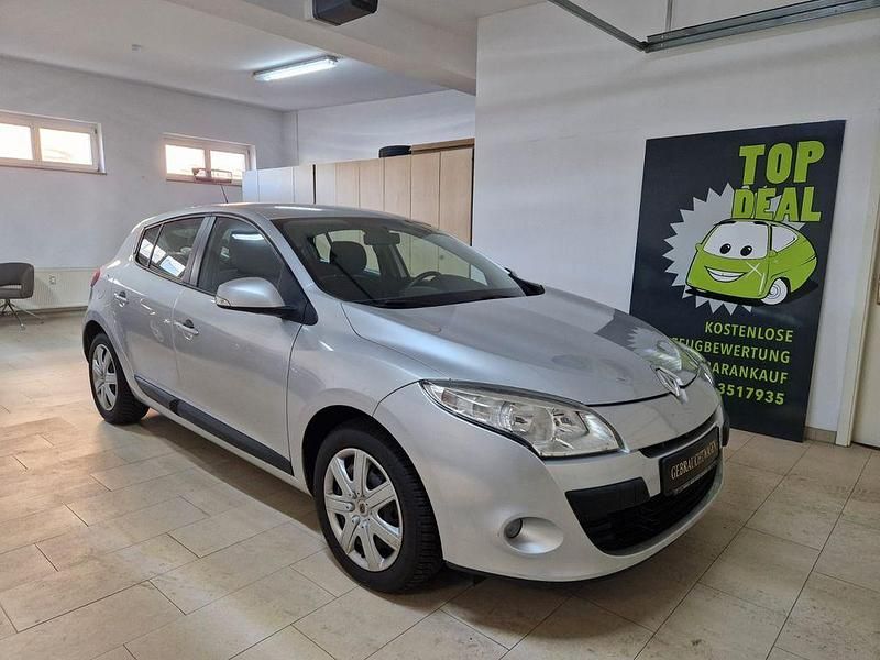 Gebraucht Renault Mégane 101 PS (74 kW) 2010 Silber Limousine