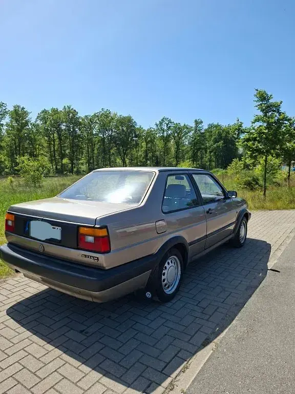 Gebraucht VW Jetta 69 PS (50 kW) 1989 Gelb Limousine