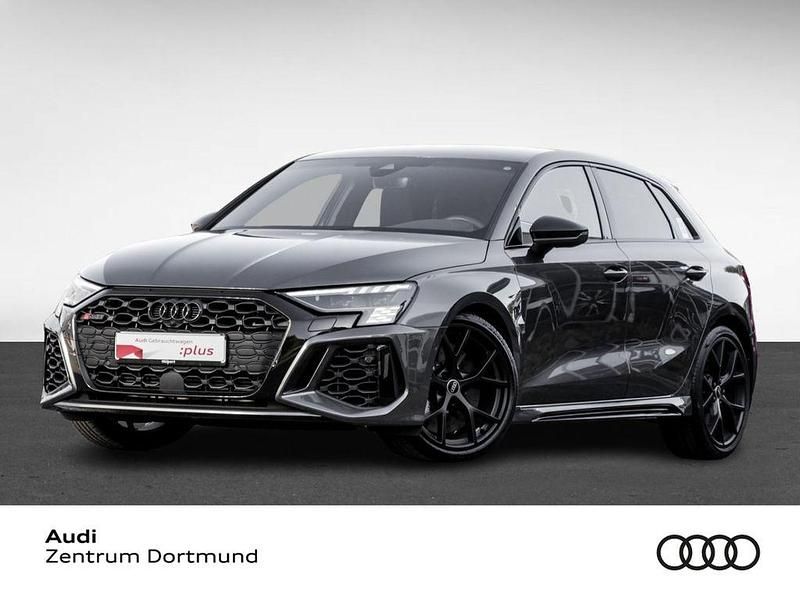 Grau Gebraucht 2022 Audi RS3 Sportback Sport Kleinwagen | 55.660 € (Etwas zu teuer) - Bild 1/4