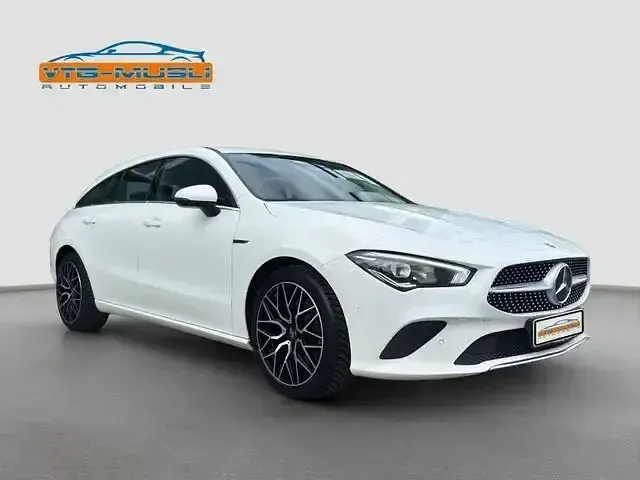 Gebraucht Mercedes CLA220 Shooting Brake 190 PS (139 kW) 2020 Weiß Kombi