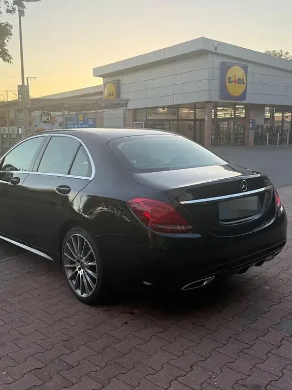 Gebraucht Mercedes E250 204 PS (150 kW) 2018 Schwarz Limousine