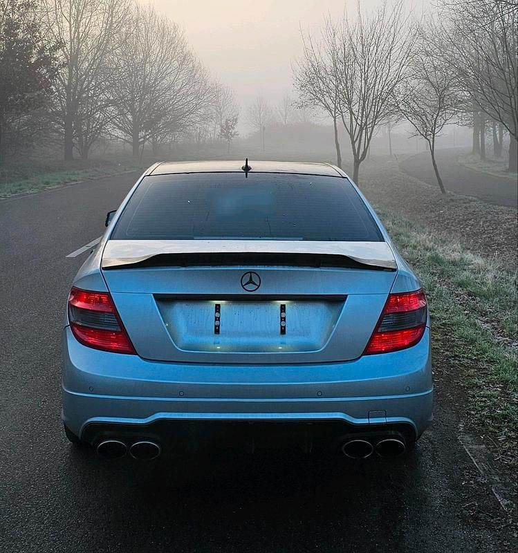 Gebraucht Mercedes C63 AMG 184 PS (135 kW) 2009 Silber Limousine