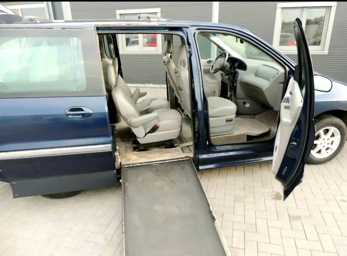 Usado Ford Windstar 147 HP (108 kW) 2000 Azul Monovolume