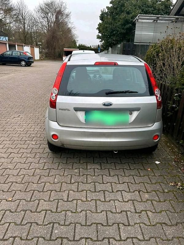 Gebraucht Ford Fiesta 69 PS (50 kW) 2007 Grau Kleinwagen