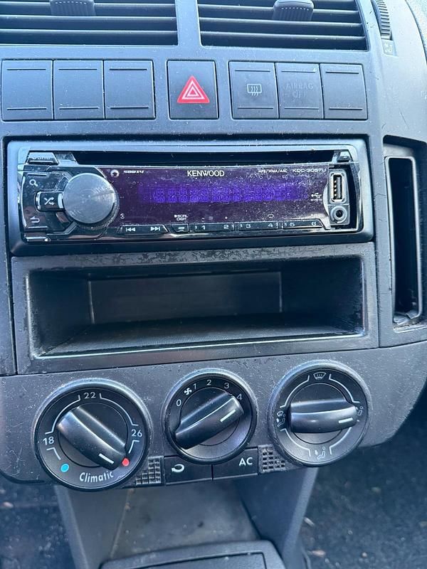 Gebraucht VW Polo 64 PS (47 kW) 2004 Schwarz Kleinwagen