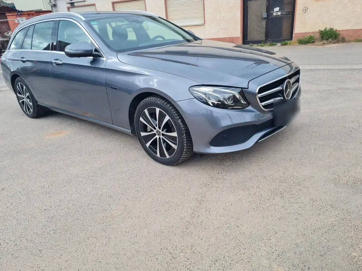 Gebraucht Mercedes E300 306 PS (225 kW) 2019 Schwarz Kombi