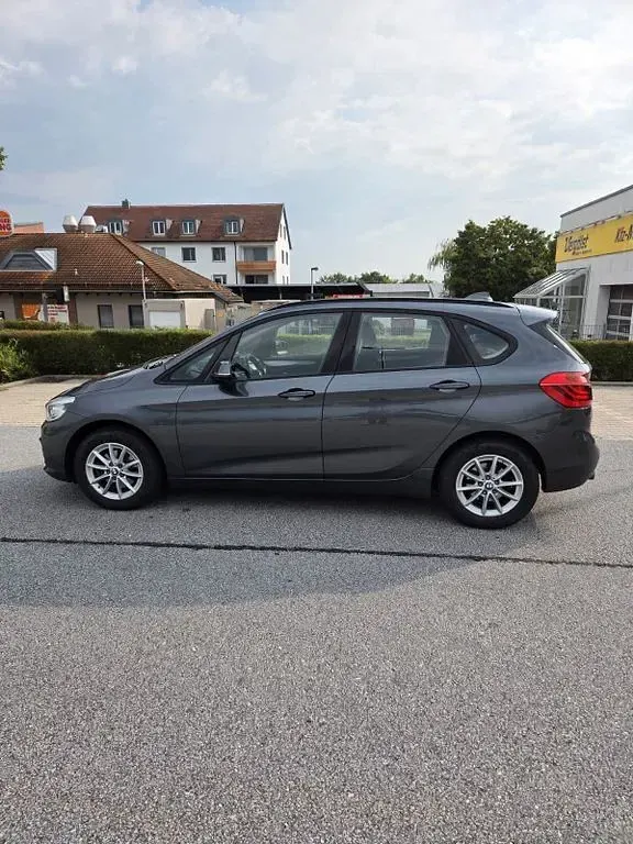 Gebraucht BMW 218 Active Tourer Advantage 136 PS (100 kW) 2018 Grau Van / Kleinbus