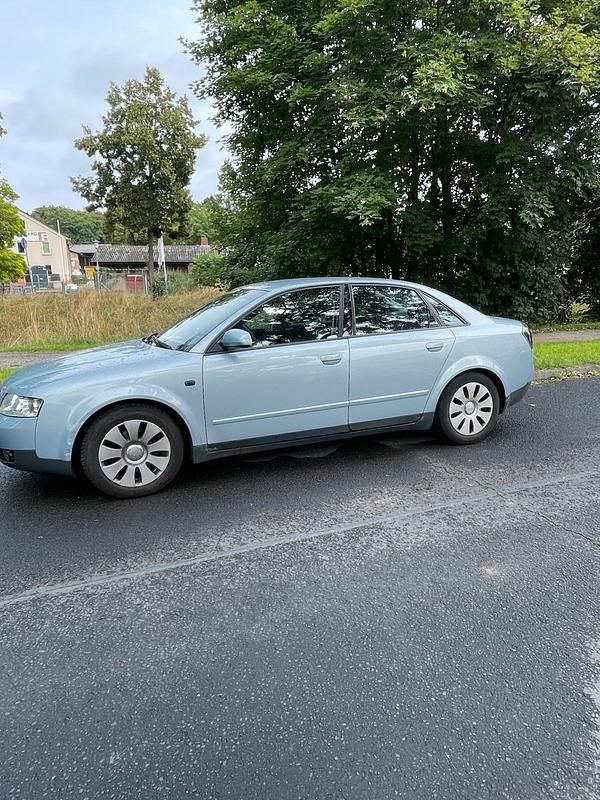 Gebraucht Audi A4 131 PS (96 kW) 2001 Blau Limousine