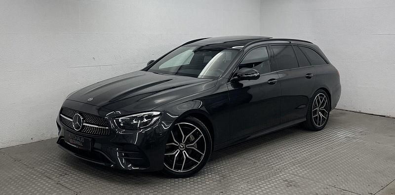 Grau Gebraucht 2022 Mercedes E400 AMG Limousine | 37.600 € (Superpreis) - Bild 1/4