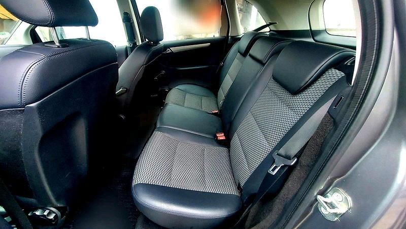 Gebraucht Mercedes B180 109 PS (80 kW) 2008 Grau Van / Kleinbus