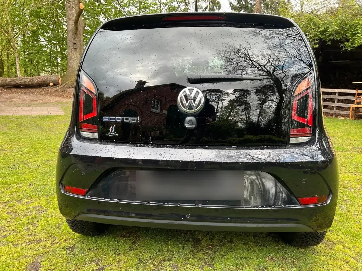 Second-hand VW up! 67 CP (49 kW) 2019 Negru Hatchback