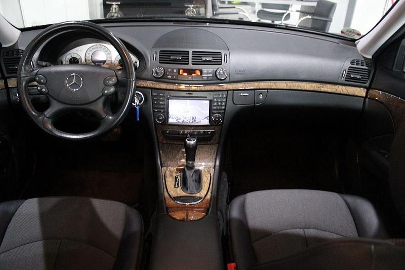 Second-hand Mercedes E220 Avantgarde 170 CP (125 kW) 2009 Negru Berlinǎ