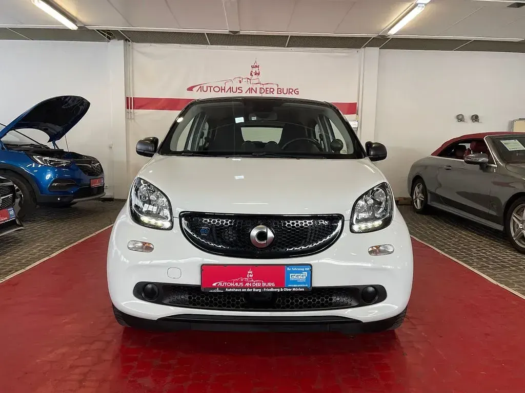 Gebraucht Smart ForFour Electric Drive Passion 60 kW (82 PS) 2018 Weiß Limousine
