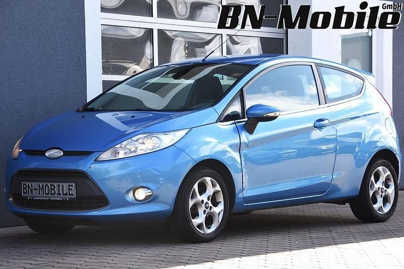 Blau Gebraucht 2010 Ford Fiesta Titanium Kleinwagen | 1.880 € (Superpreis) - Bild 1/4