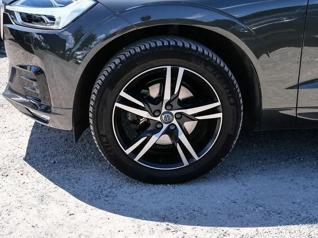 Gebraucht Volvo XC60 R-Design 190 PS (139 kW) 2020 Grau SUV