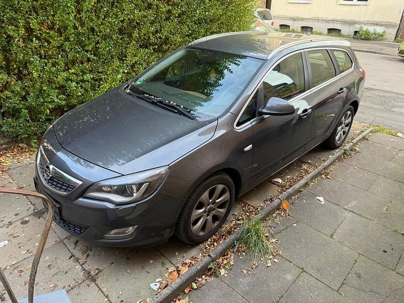 Grau Gebraucht 2011 Opel Astra Kombi | 1.999 € (Superpreis) - Bild 1/4