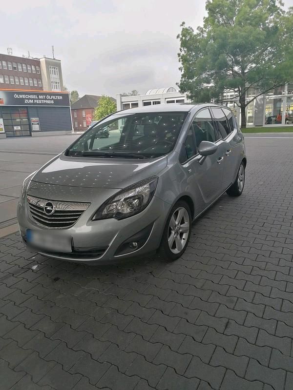 Gebraucht Opel Meriva 100 PS (73 kW) 2011 Van / Kleinbus