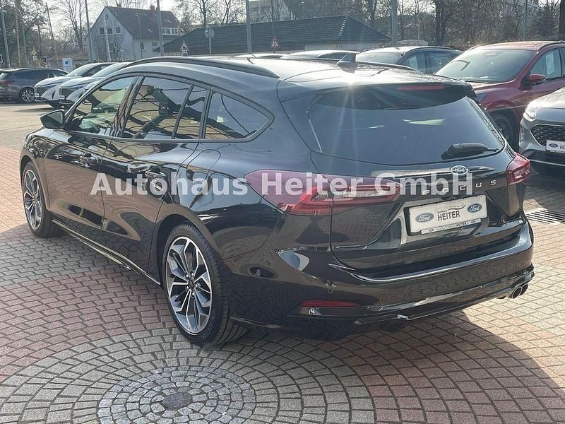 Gebraucht Ford Focus ST-Line X 116 PS (85 kW) 2025 Schwarz Limousine